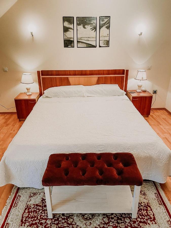 Cosy Bedroom For 2 With Balcony In A Family Villa Turnu Magurele Luaran gambar