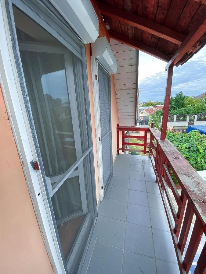 Cosy Bedroom For 2 With Balcony In A Family Villa Turnu Magurele Luaran gambar