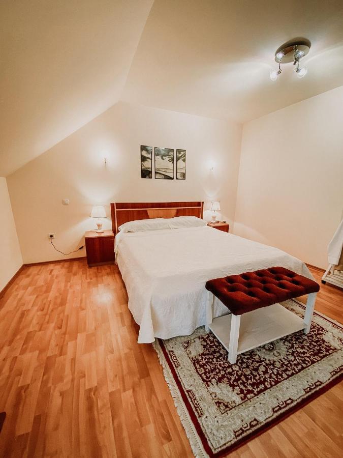 Cosy Bedroom For 2 With Balcony In A Family Villa Turnu Magurele Luaran gambar