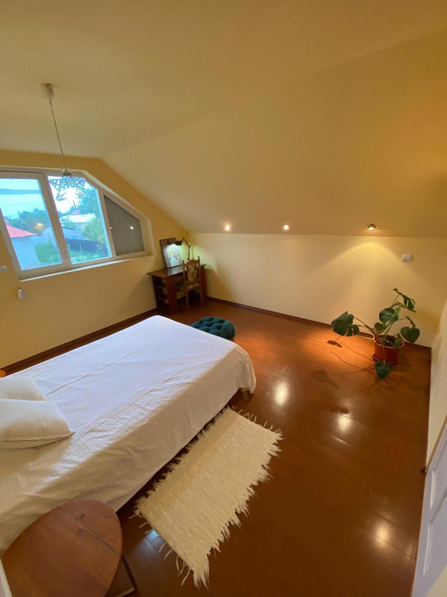 Cosy Bedroom For 2 With Balcony In A Family Villa Turnu Magurele Luaran gambar