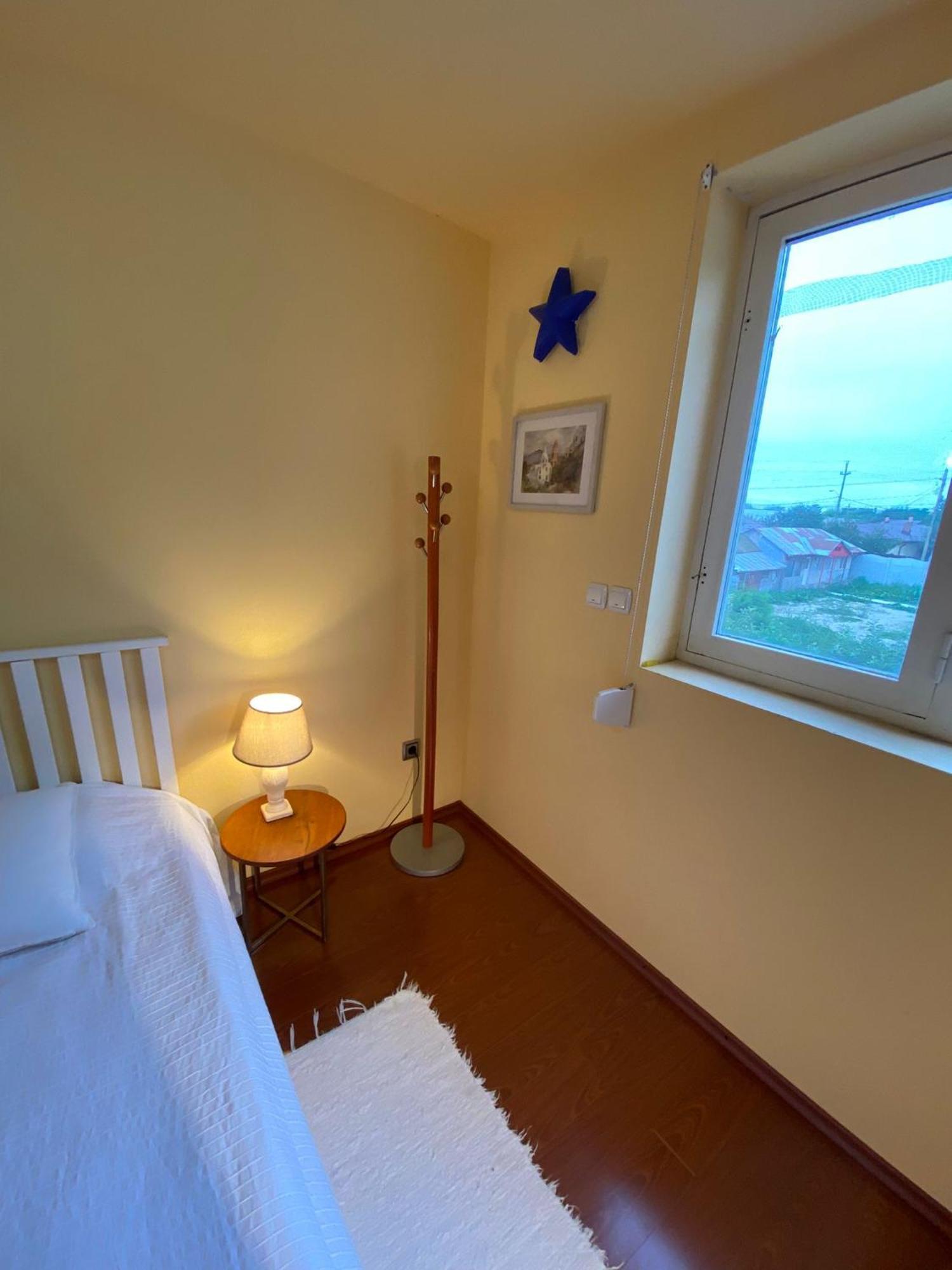 Cosy Bedroom For 2 With Balcony In A Family Villa Turnu Magurele Luaran gambar