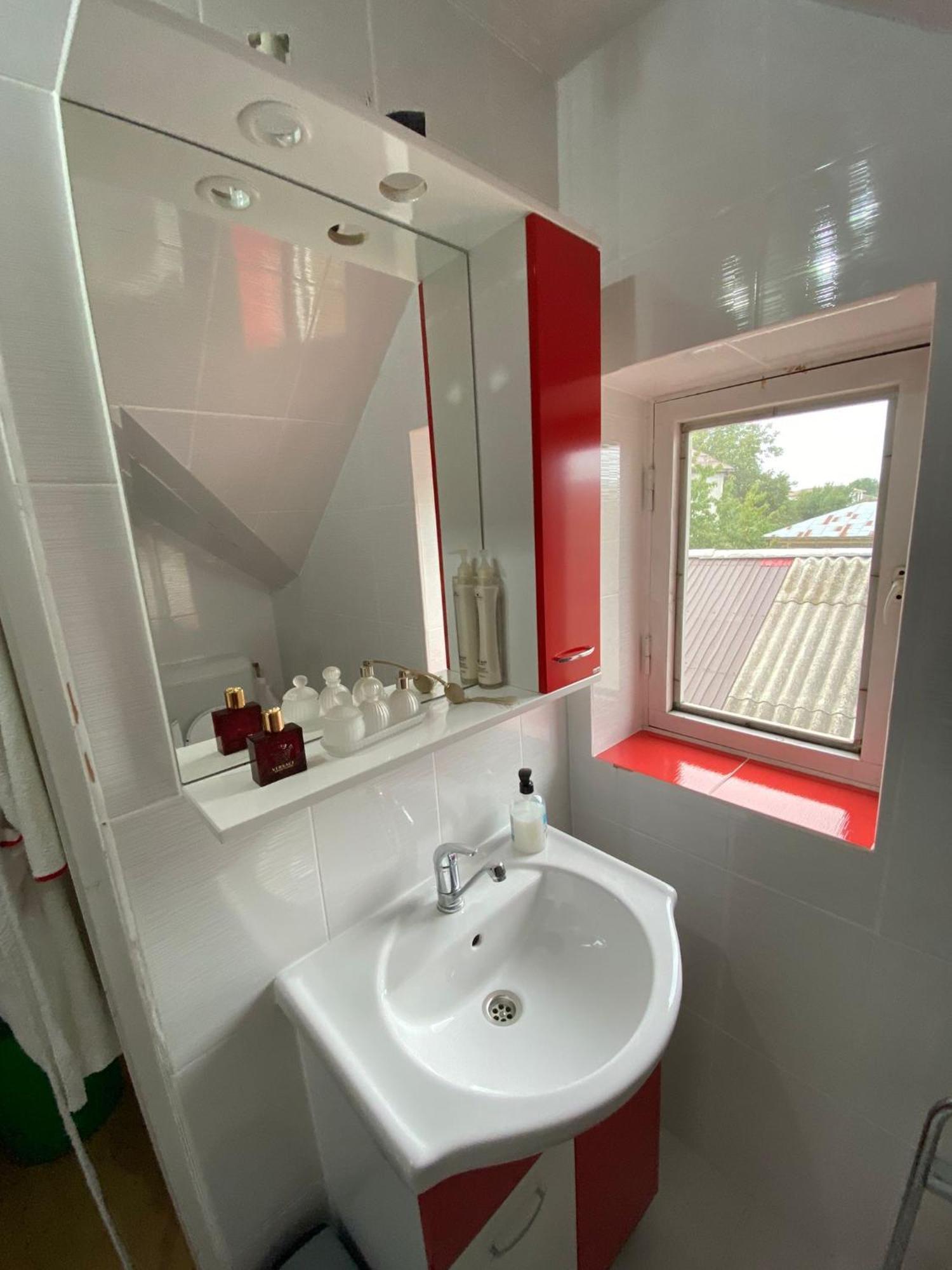 Cosy Bedroom For 2 With Balcony In A Family Villa Turnu Magurele Luaran gambar