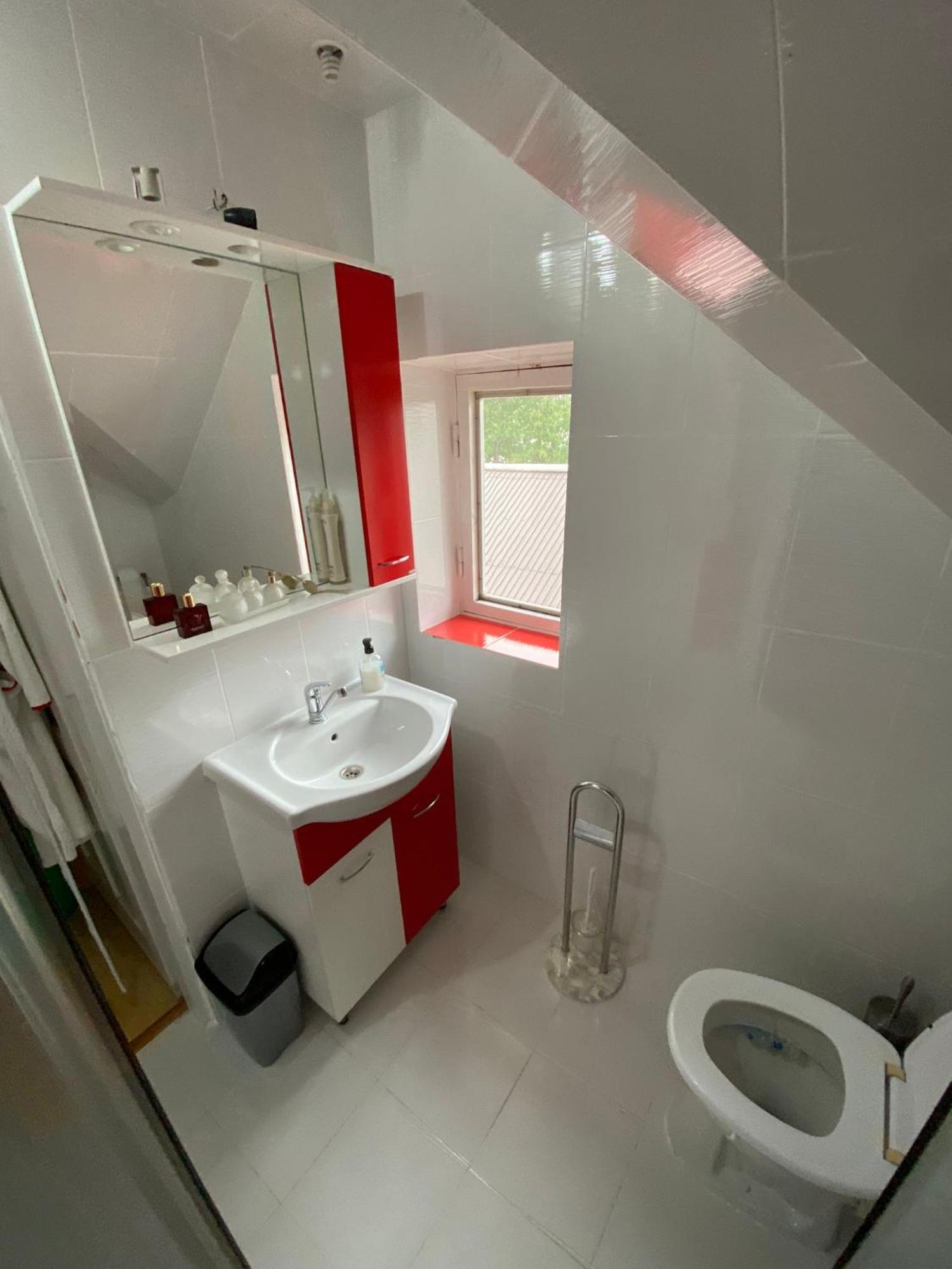 Cosy Bedroom For 2 With Balcony In A Family Villa Turnu Magurele Luaran gambar
